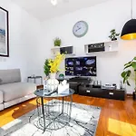Luxury 3Br In Downtown With Pool, Fitness, Patio