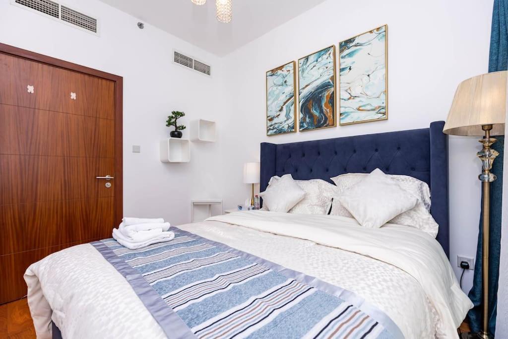 Luxury 3br In Downtown With Pool, Fitness, Patio