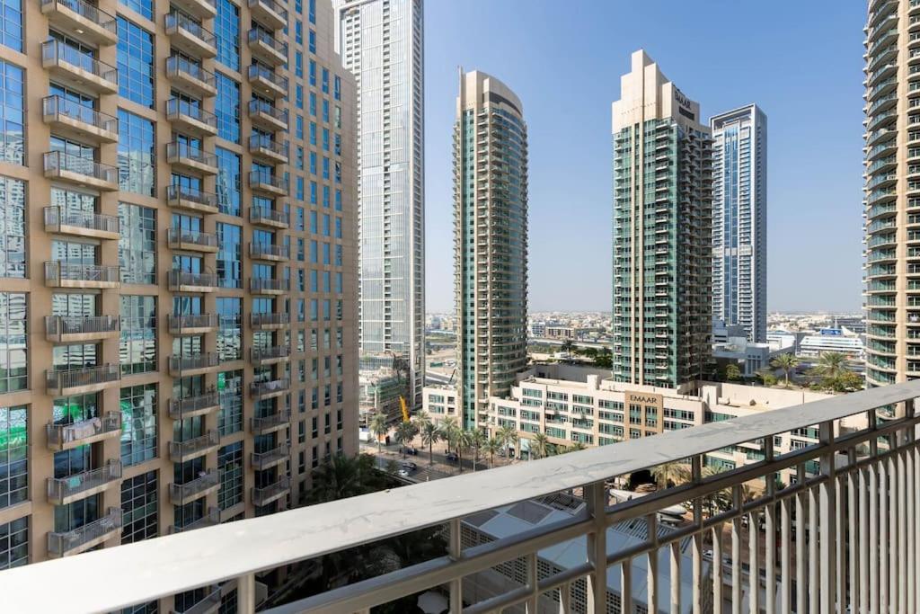 Luxury 3br In Downtown With Pool, Fitness, Patio