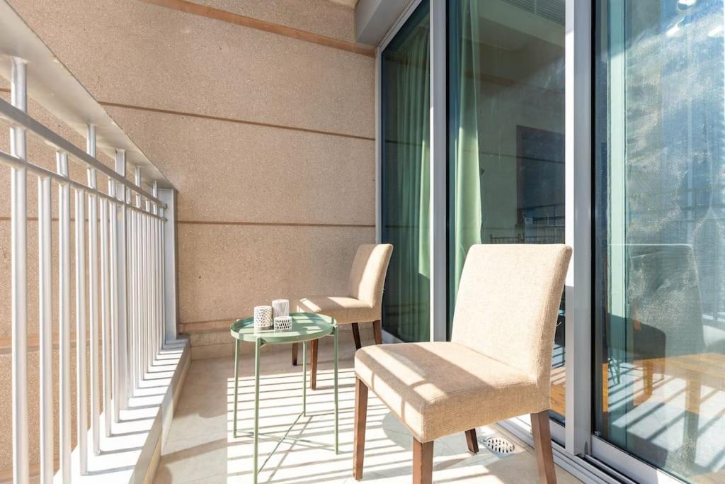 Apartment Luxury 3br In Downtown With Pool, Fitness, Patio *
