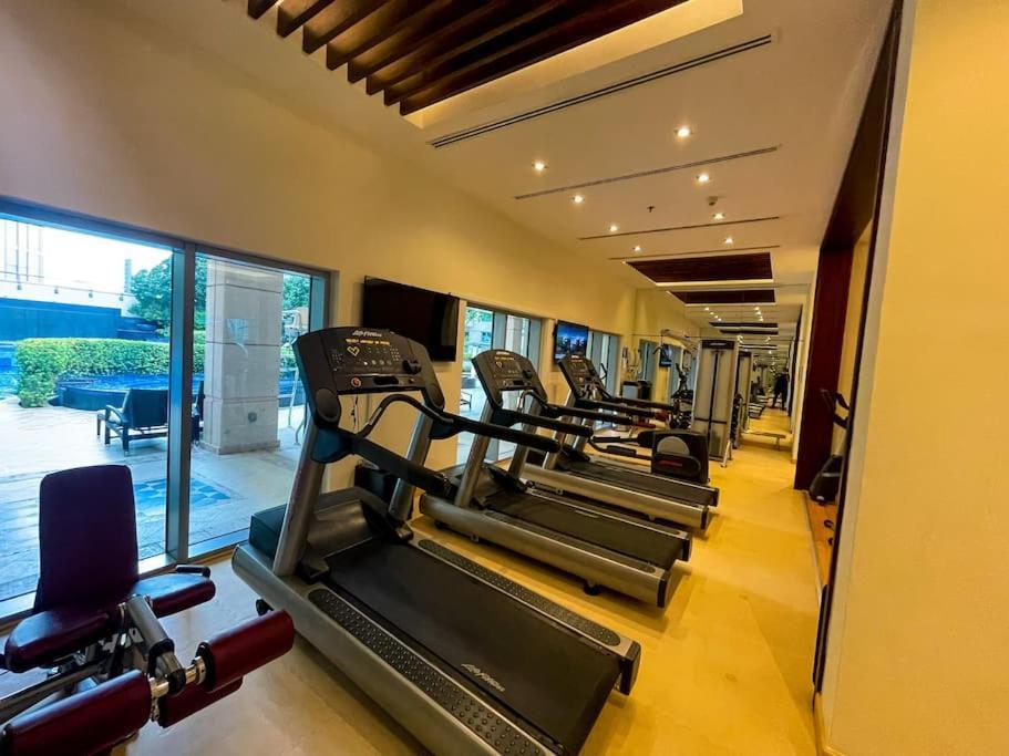 Apartment Luxury 3br In Downtown With Pool, Fitness, Patio Dubai