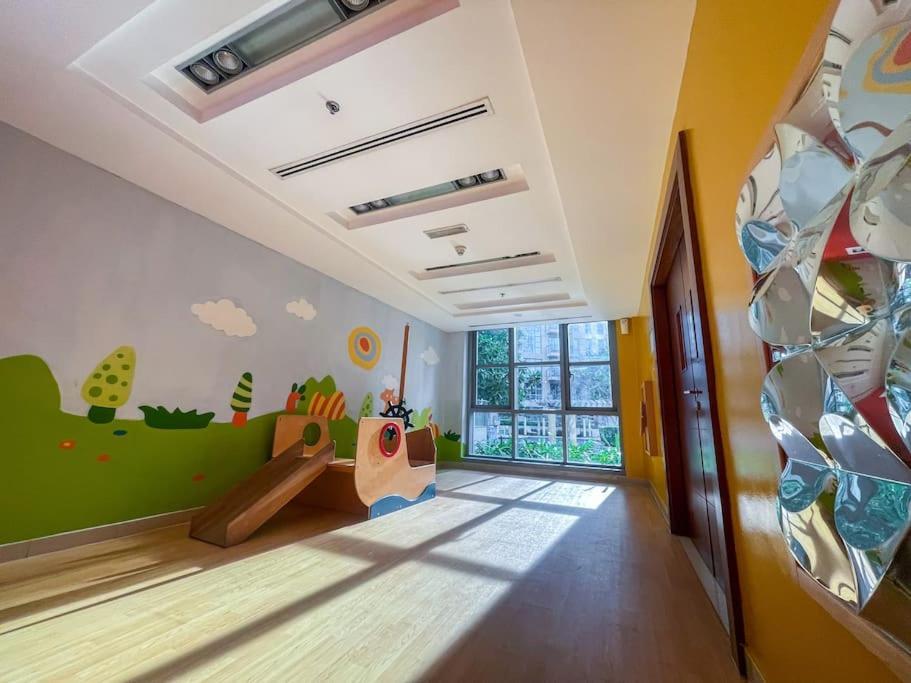 Luxury 3br In Downtown With Pool, Fitness, Patio