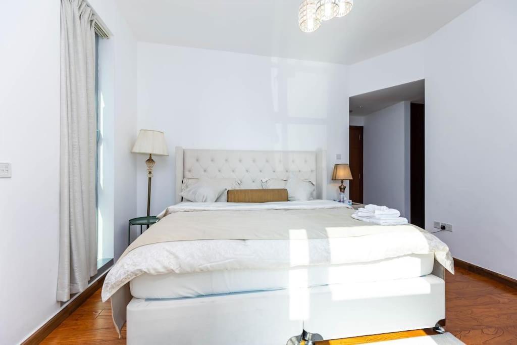 Apartment Luxury 3br In Downtown With Pool, Fitness, Patio