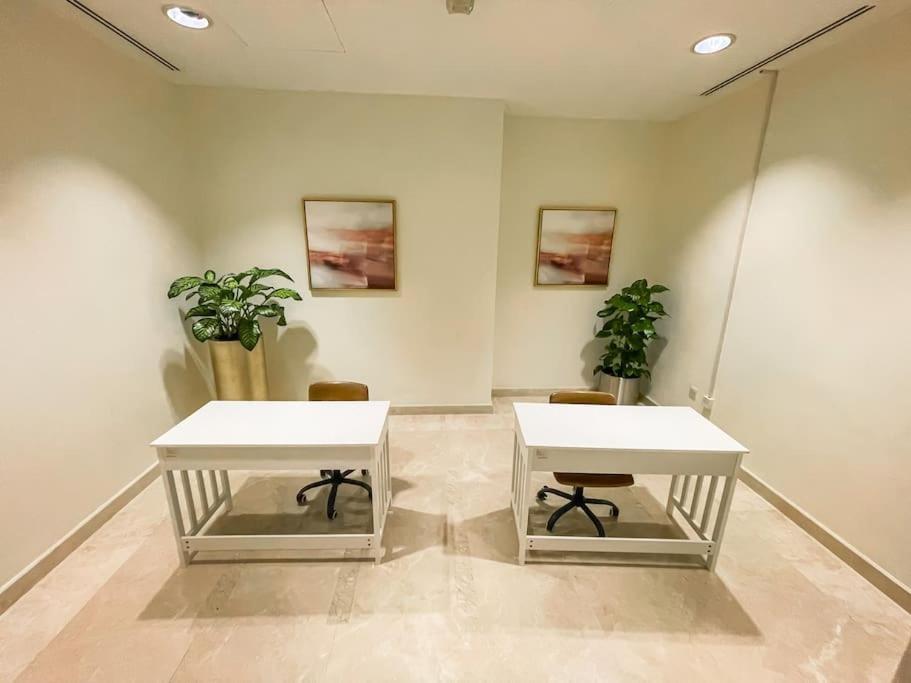 Luxury 3br In Downtown With Pool, Fitness, Patio Apartment