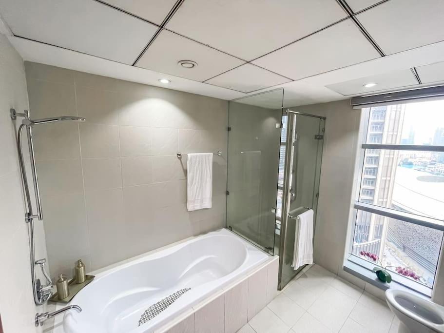 Luxury 3br In Downtown With Pool, Fitness, Patio *