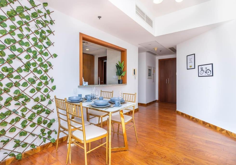 Luxury 3br In Downtown With Pool, Fitness, Patio Apartment