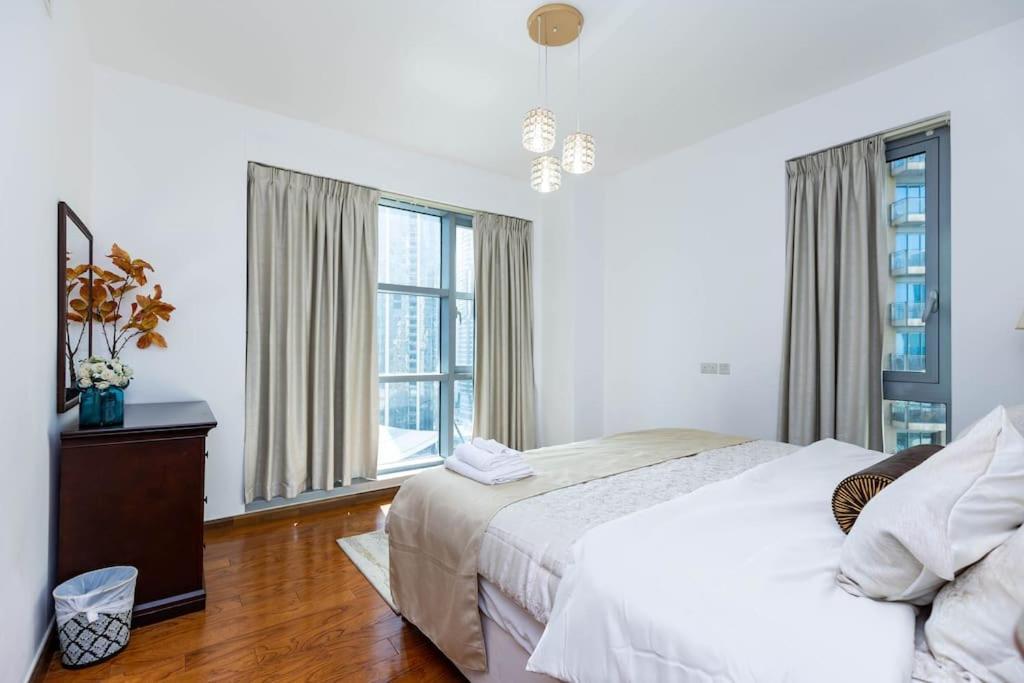 Apartment Luxury 3br In Downtown With Pool, Fitness, Patio *