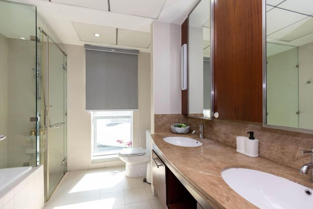 Luxury 3br In Downtown With Pool, Fitness, Patio Apartment *