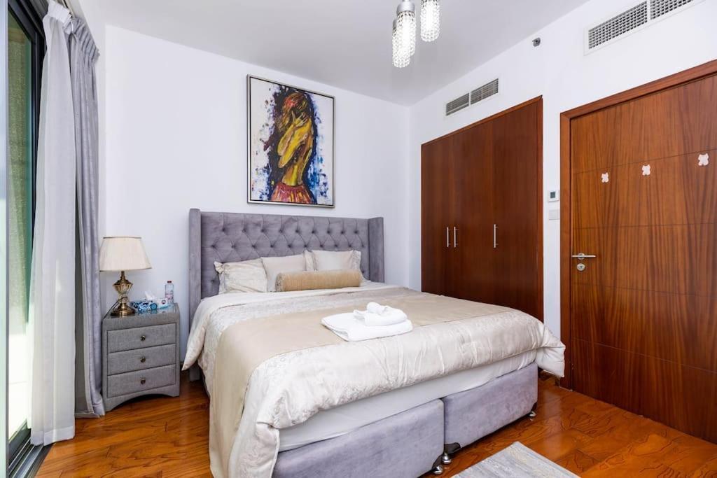 Luxury 3br In Downtown With Pool, Fitness, Patio Apartment *